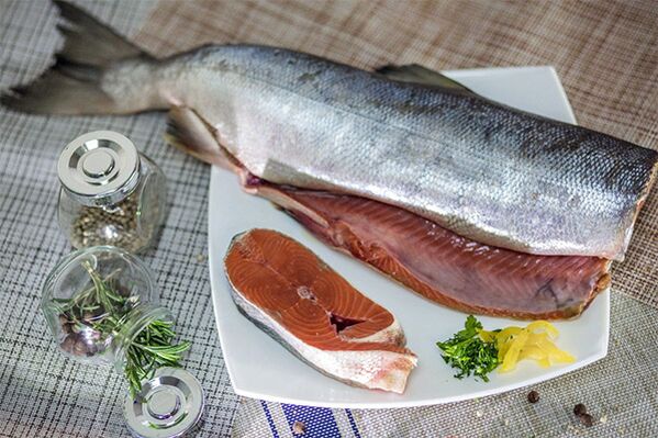 Το Keta είναι ένα σχετικά φτηνό ψάρι, πλούσιο σε ιχνοστοιχεία απαραίτητα για έναν άντρα. 