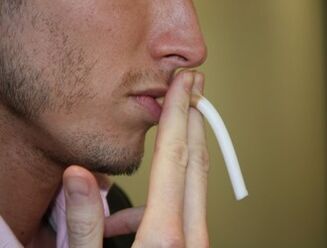 Ένας άντρας που καπνίζει κινδυνεύει με προβλήματα ισχύος