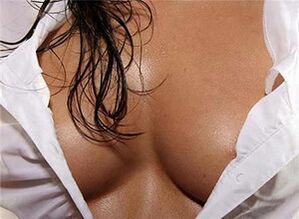 Το γυναικείο στήθος είναι το σημείο του σώματος που ενθουσιάζει περισσότερο τους άνδρες